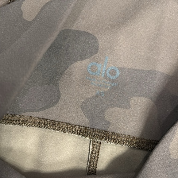 Alo Camo leggings - Picture 5 of 5